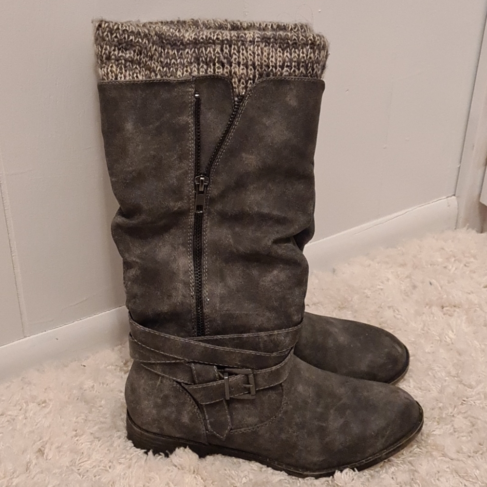 Distressed Gray boot